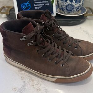 UGG Hoyt II WP High-Top Sneakers size 10